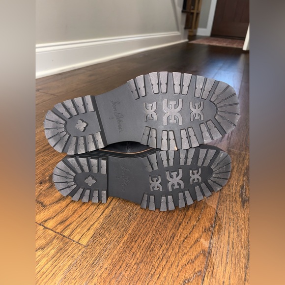 Sam Edelman Chelsea Boot - Picture 6 of 8